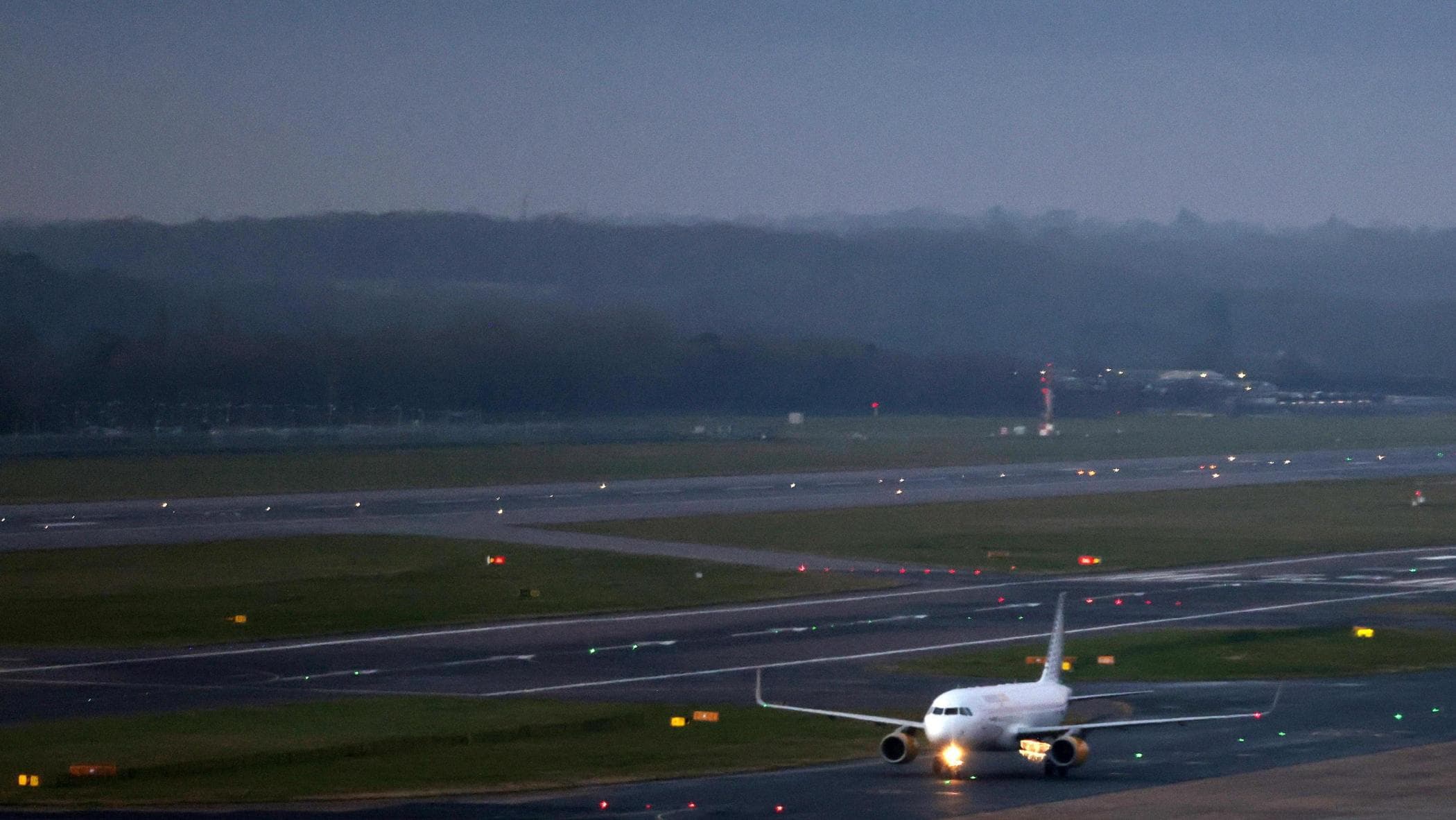 traffico aereo in tilt nel regno unito coinvolti anche gli scali di heathrow e gatwick da Repubblica.it traffico aereo in tilt nel regno unito coinvolti anche gli scali di heathrow e gatwick