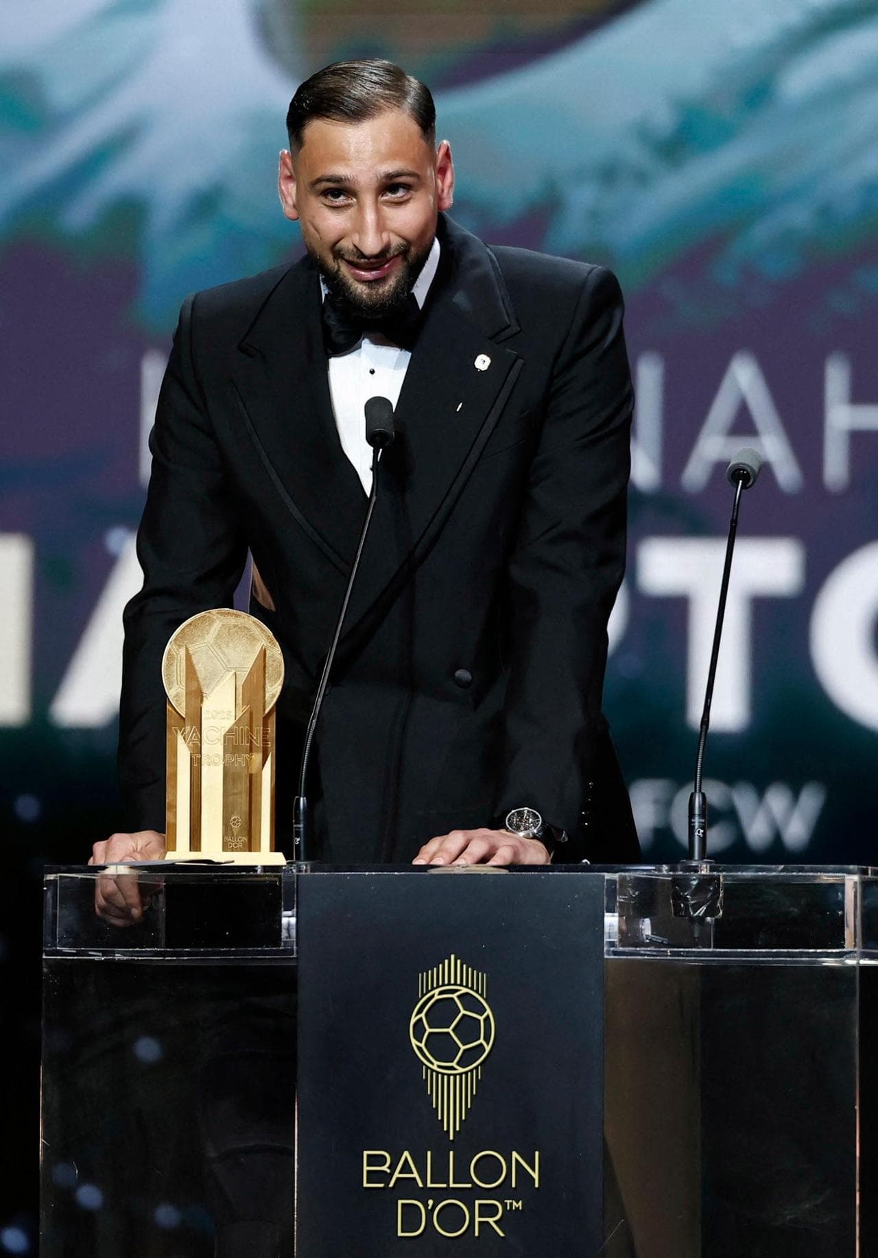 Gianluigi Donnarumma ganha o Troféu Yashin em 2025