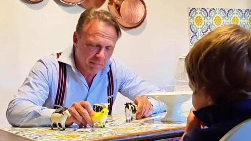 Il ministro Lollobrigida nello spot sul latte