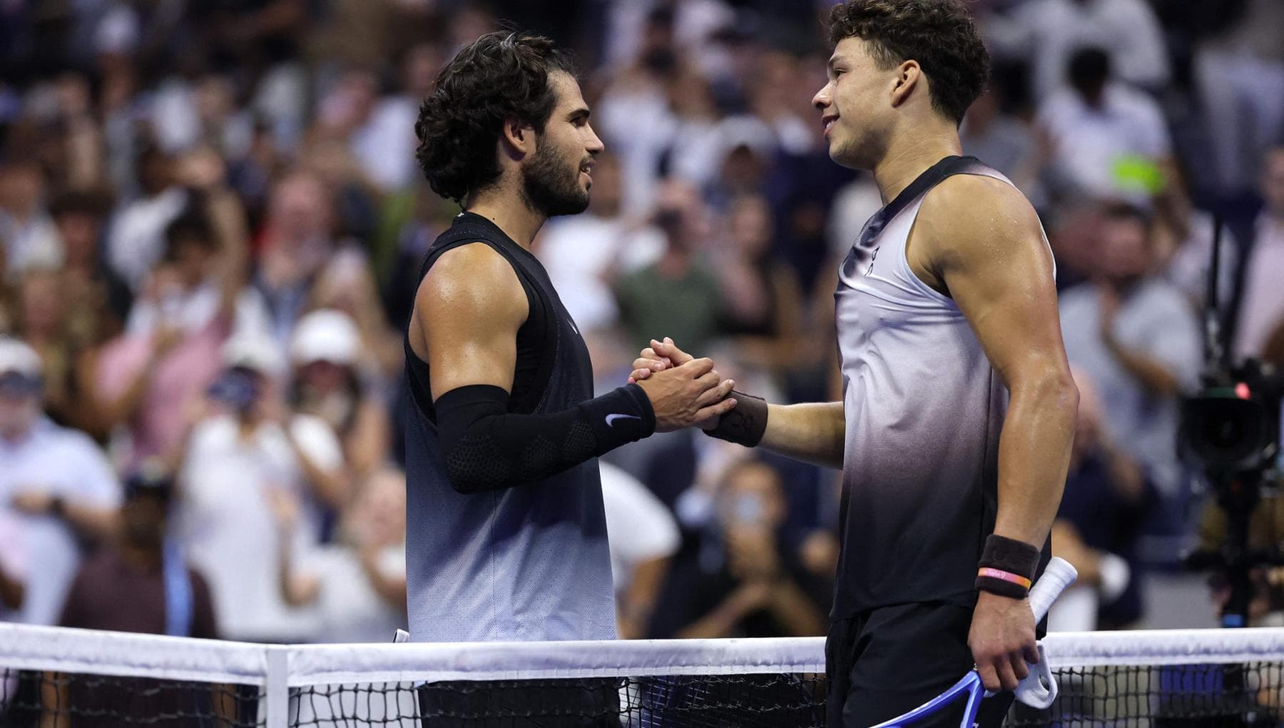 alcaraz vomita lotta ma si arrende a shelton al super tie break 232 fuori ai quarti agli us open da Repubblica.it alcaraz vomita lotta ma si arrende a shelton al super tie break 232 fuori ai quarti agli us open