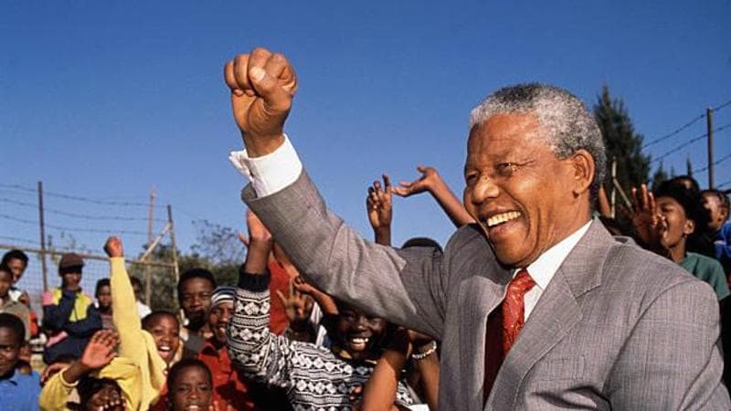 Anteprima: Mandela, il Sudafrica si rivolge alla Corte Suprema per fermare l’asta dei cimeli voluta…