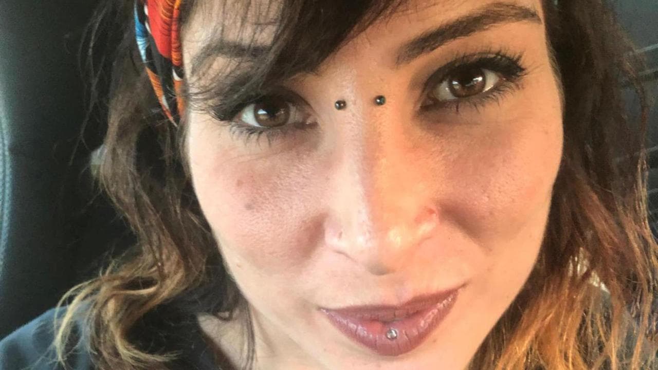 “Mio figlio uccise Cinzia Pinna, ho rischiato la stessa fine. Ora denuncio mio marito”