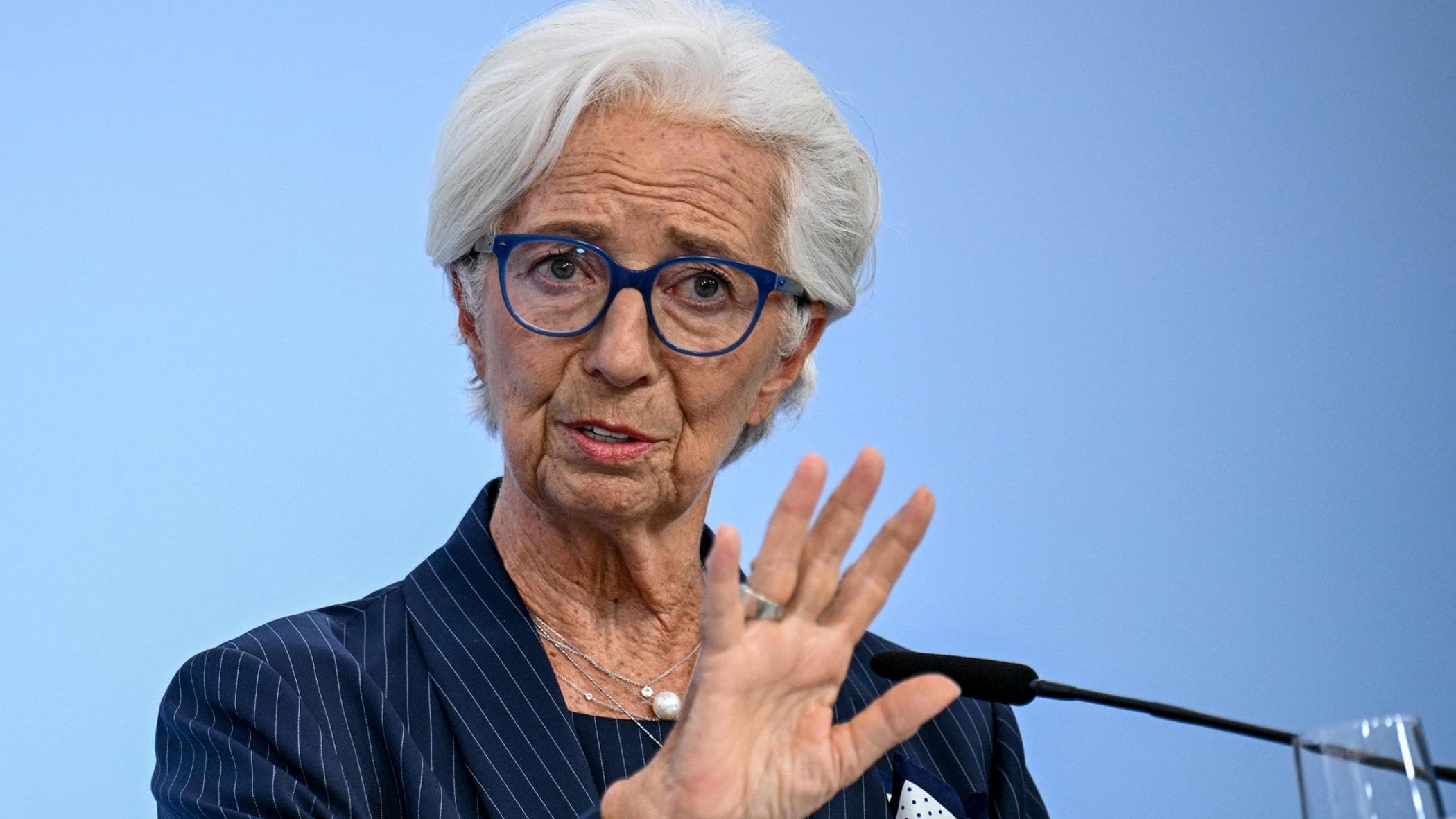 La Bce alza i tassi di 25 punti base. Lagarde: “Il prezzo del gas potrebbe salire ancora”