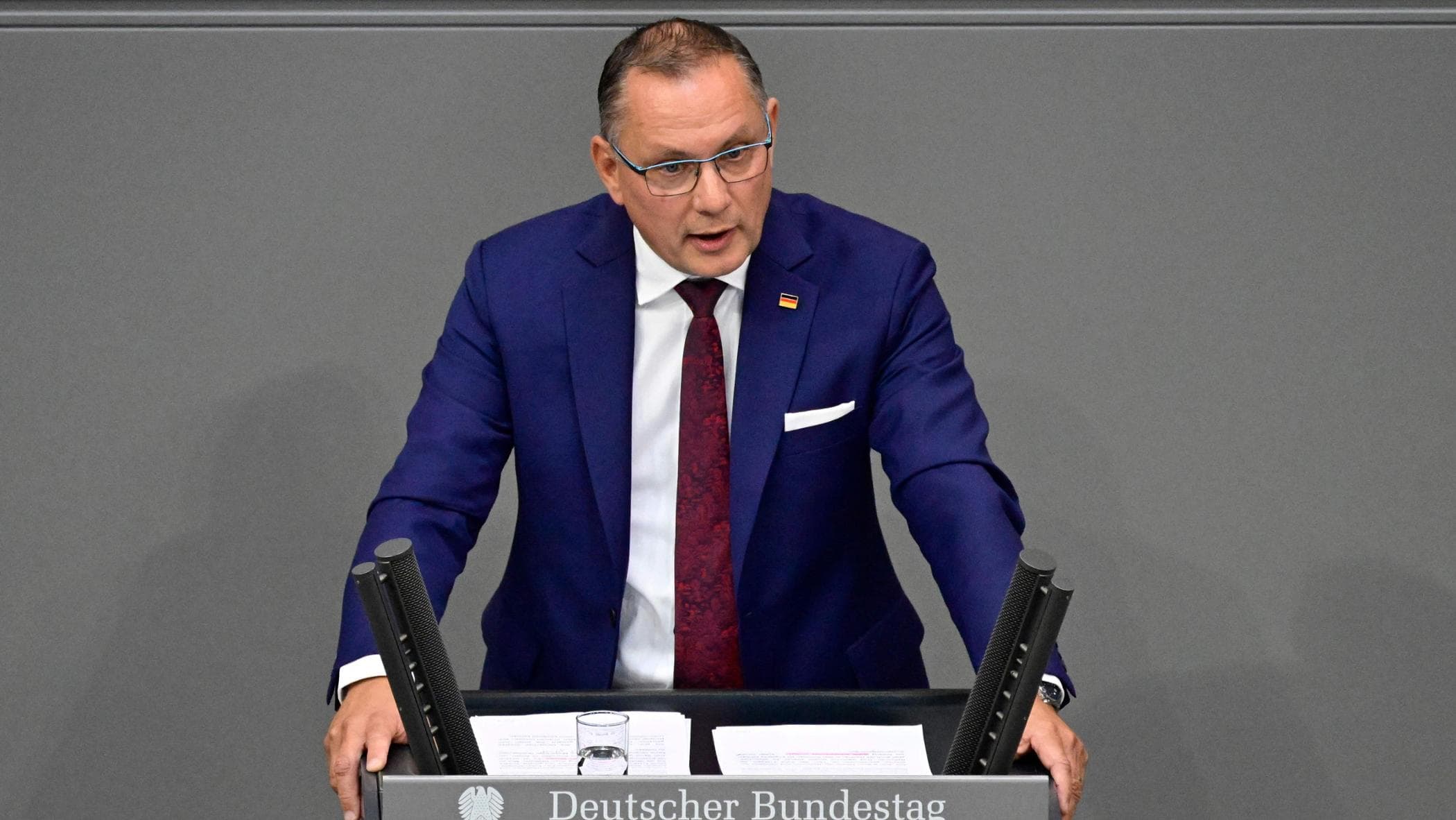 Il leader della Afd Chrupalla: “Gas da Mosca e stop alle armi a Kiev non siamo solo nazismo”