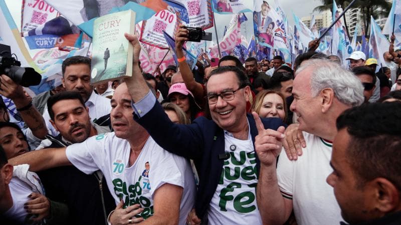 Anteprima: Brasile, lo psichiatra Cury irrompe nella campagna. Coelho lo accusò di frode sui libri v…