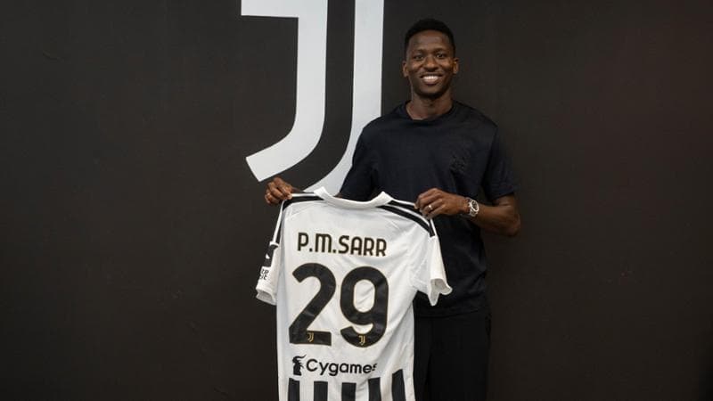 Pape Sarr con la maglia della Juve