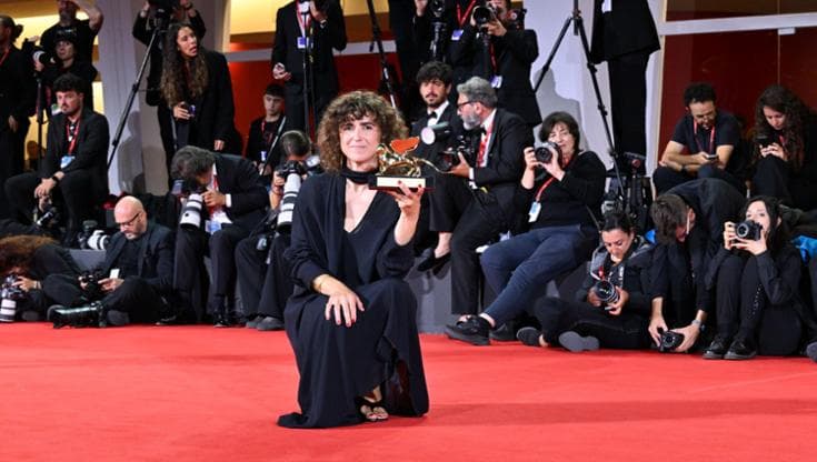 Il Leone d’oro parla danese: a Venezia trionfa l’unica regista. Per l’Italia zero titoli
