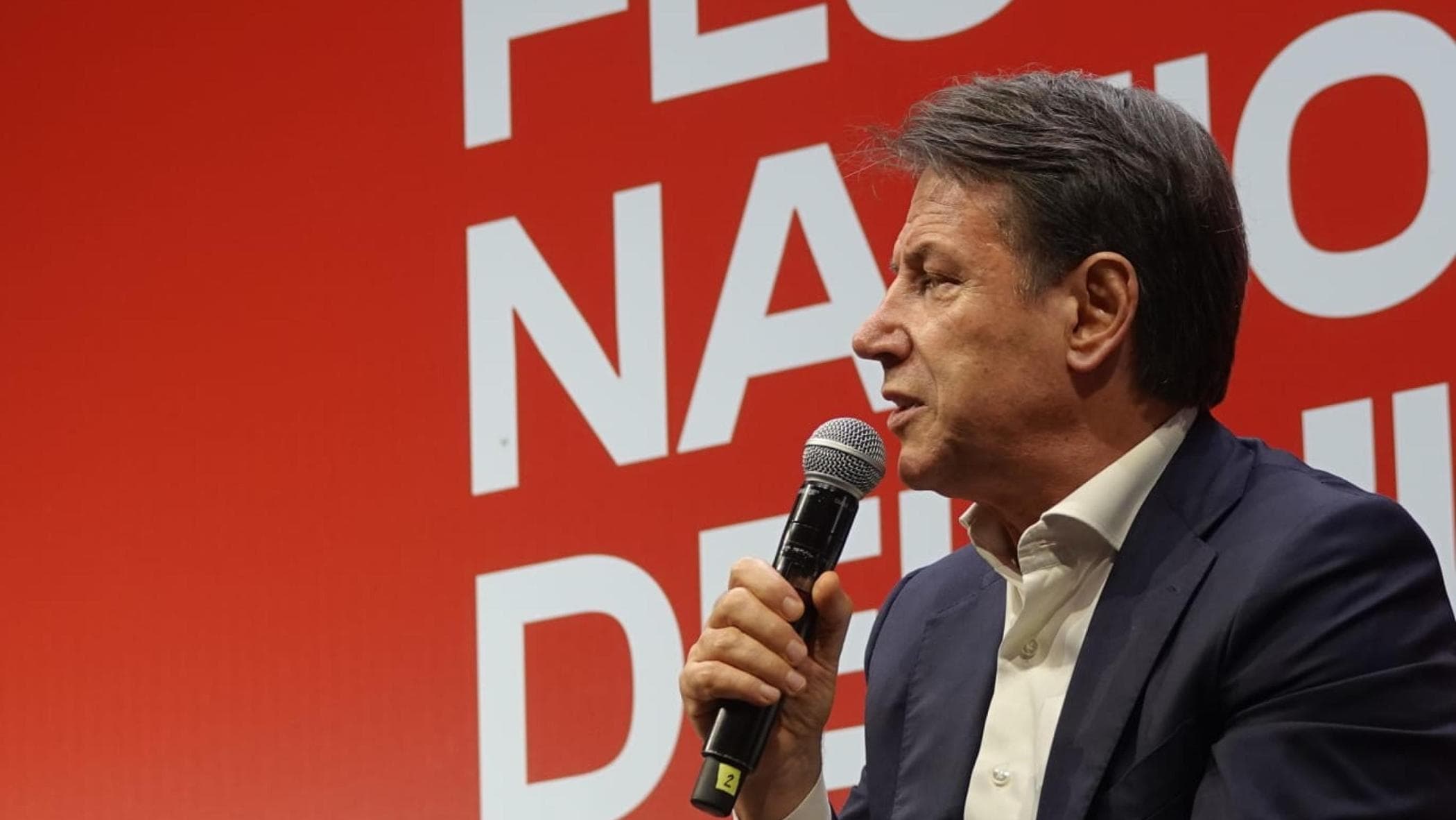 Conte corteja a la audiencia del PD: «Ofensivo pedirme lealtad, se gana yendo más allá de Renzi»