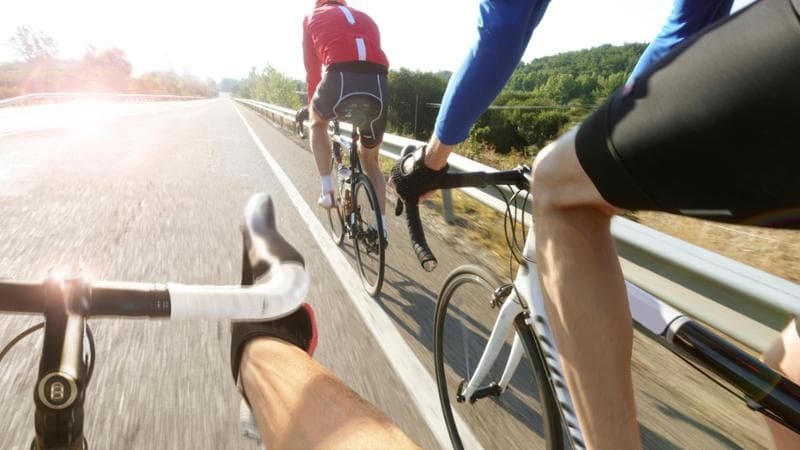 Verona, litiga con tre ciclisti e ne investe uno: un mese fa il caso di Lanzo