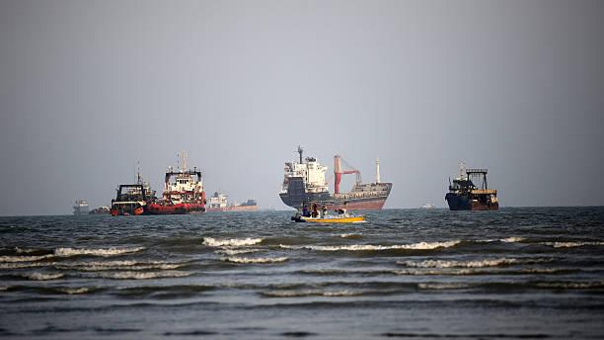 Hormuz, riapertura più lontana: slitta l’accordo tra Iran e Oman