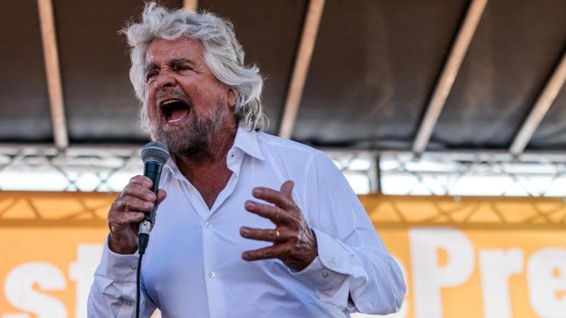 Grillo esce allo scoperto e attacca Conte: “Movimento zero stelle”. L’idea di un partito