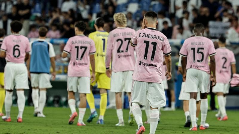 La delusione dei giocatori della Juve dopo il ko con il Sassuolo