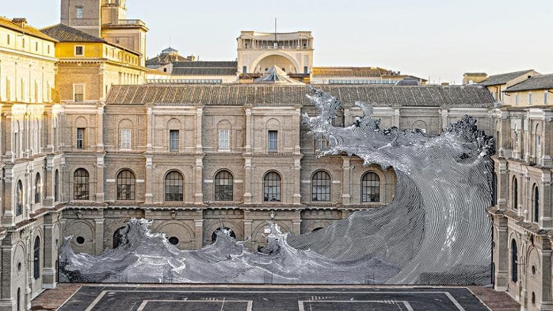 JR: “Dopo di noi il diluvio, per questo la mia onda invade il Vaticano”