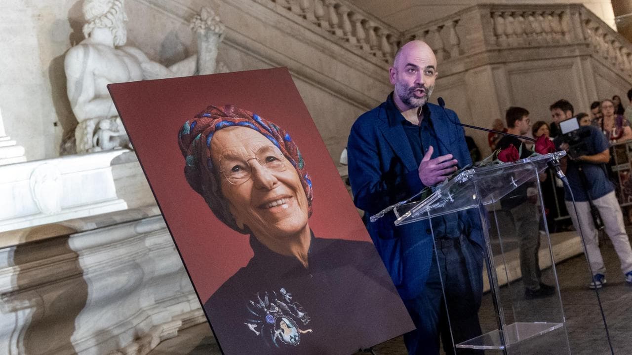 Roberto Saviano in occasione commemorazione il Piazza del Campidoglio della leader radicale Emma Bonino. Roma, Lunedì 14 Settembre 2026 (Foto Mauro Scrobogna / LaPresse)

Roberto Saviano on the occasion of the commemoration of Radical leader Emma Bonino in Piazza del Campidoglio. Rome, Monday, September 14 2026  (photo by Mauro Scrobogna / LaPresse)