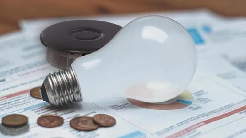 Bollette luce, al via il bonus aggiuntivo: fino a 60 euro, ma saranno gli operatori a decidere