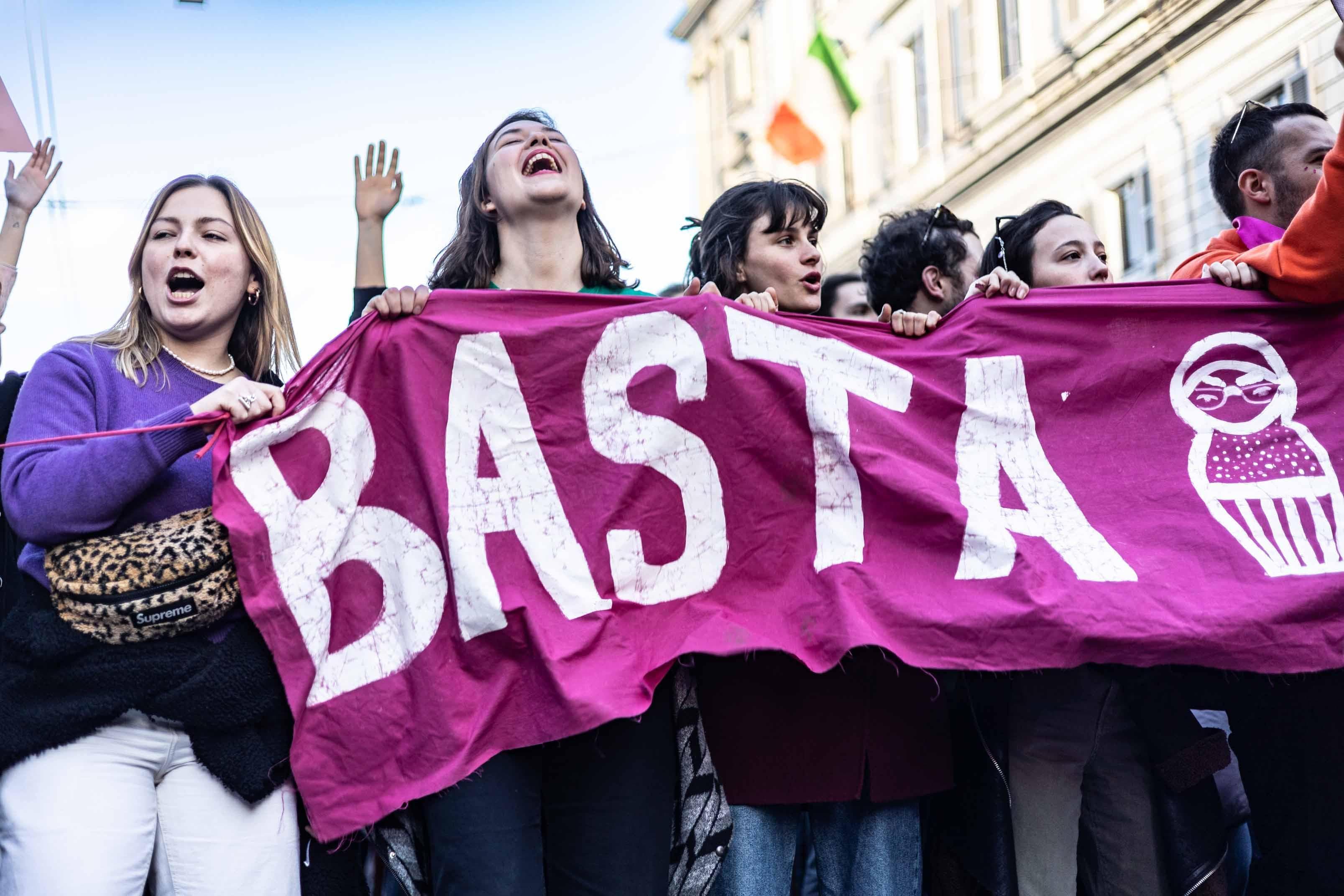 Violenza sulle donne, i dati Istat: “Tre milioni le vittime prima dei 16 anni”