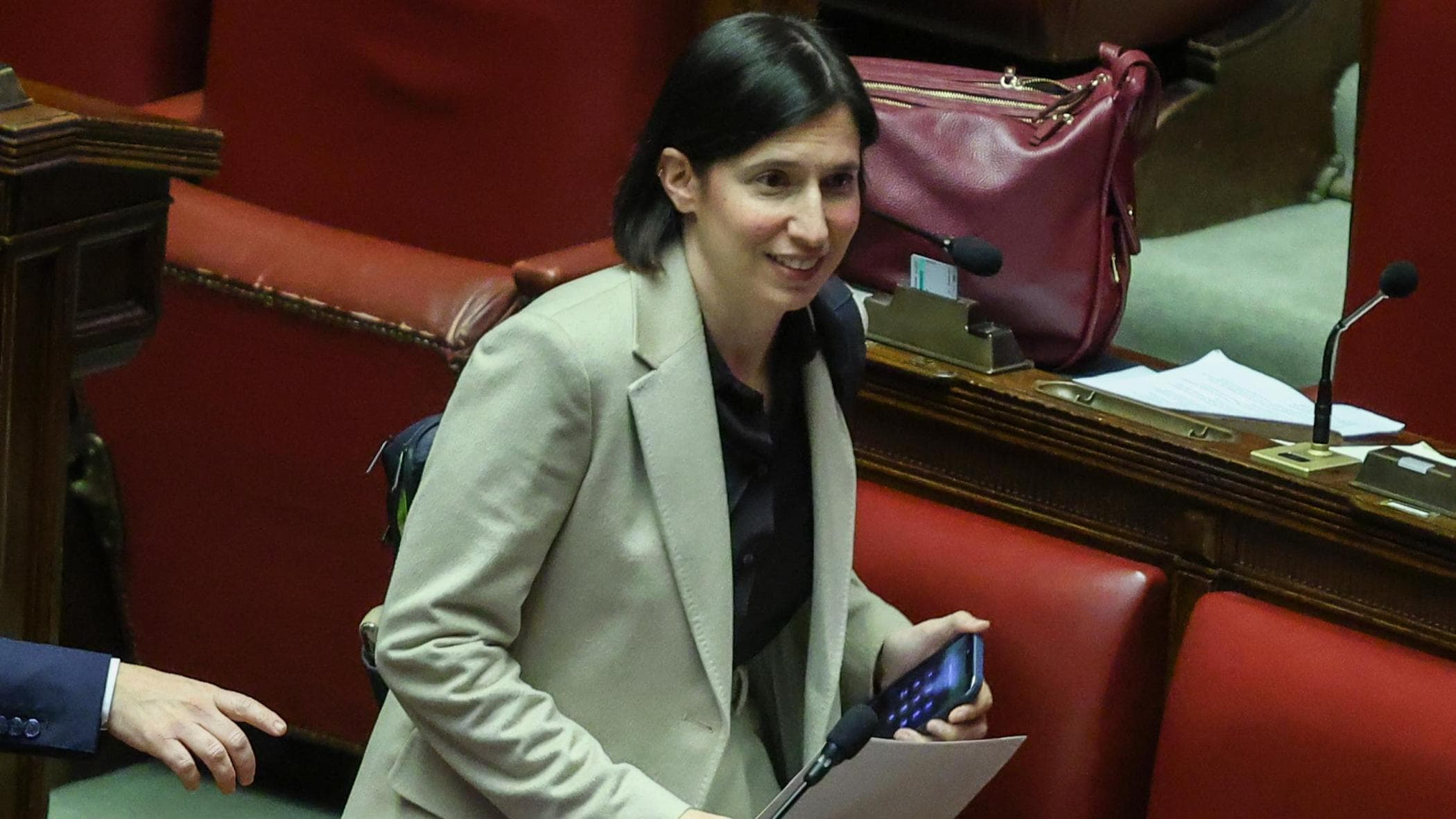 la lettera di schlein a meloni cara premier uniamo le forze su clima e energia da Repubblica.it la lettera di schlein a meloni cara premier uniamo le forze su clima e energia