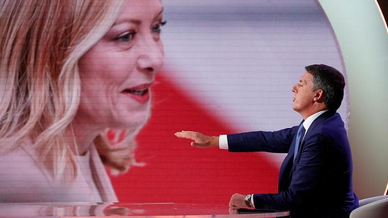 Bollo auto, scontro Renzi Meloni. “Mi davi del venditore di pentole”. “Tu annunciavi, noi facciamo”