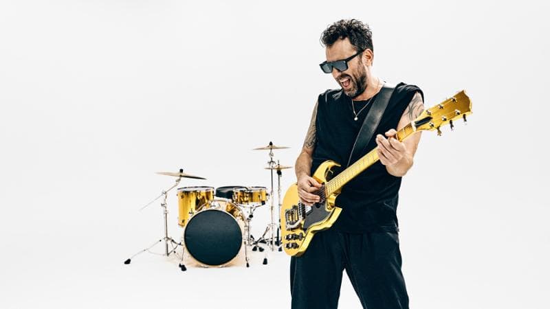 Cesare Cremonini, 46 anni. Il primo album solista, Bagus, è del 2002. L’ultimo, Alaska Baby, del 2024 (Pepsy Romanoff)
