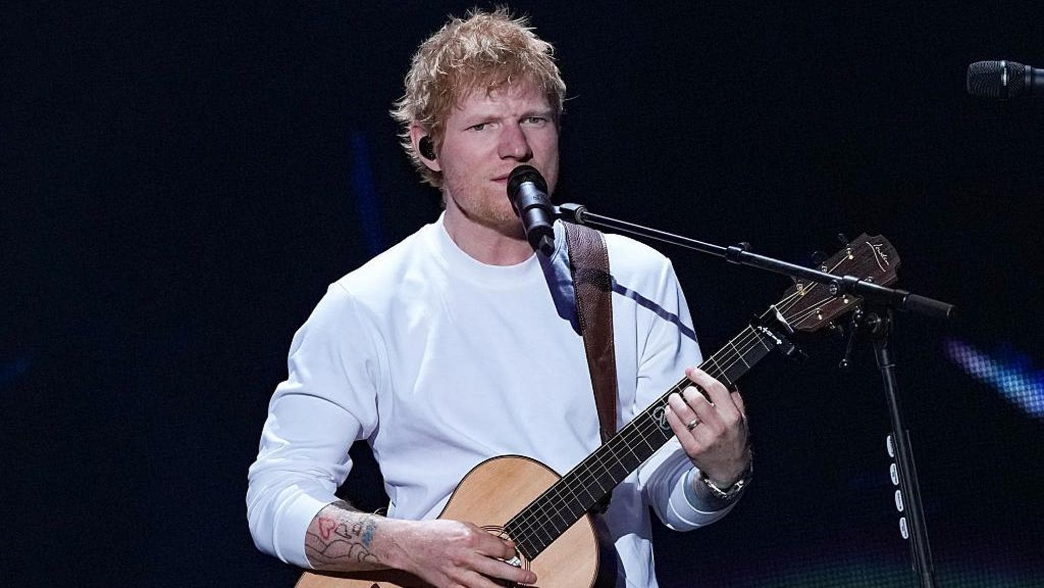 Tutti contro Ed Sheeran: i fan abbandonano i suoi social e una radio irlandese non lo trasmette più