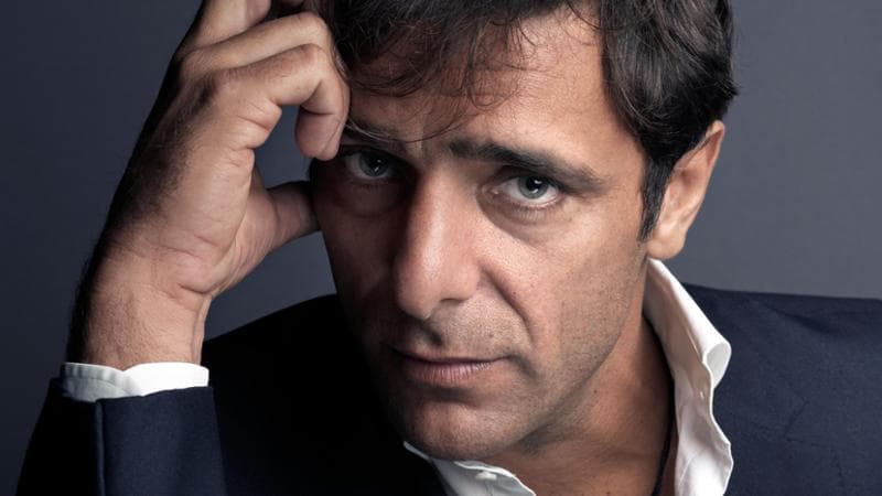 Adriano Giannini: “Mio padre non mi dice mai bravo ma vorrei fare un film insieme a lui”