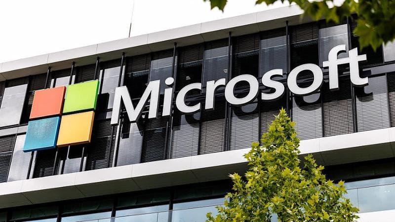 Manager di Microsoft: “L’addestramento dell’Ia è il più grande furto di lavoro della storia”