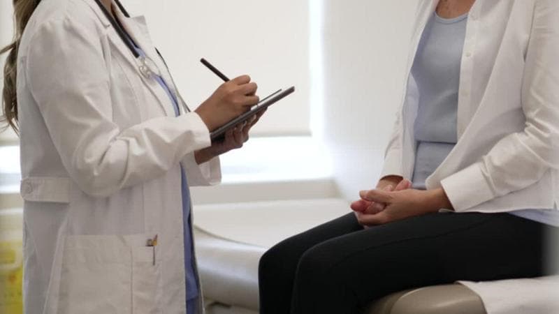 Sanità, un euro in più sul ticket delle visite specialistiche. E aumenta il costo di 450 prestazioni