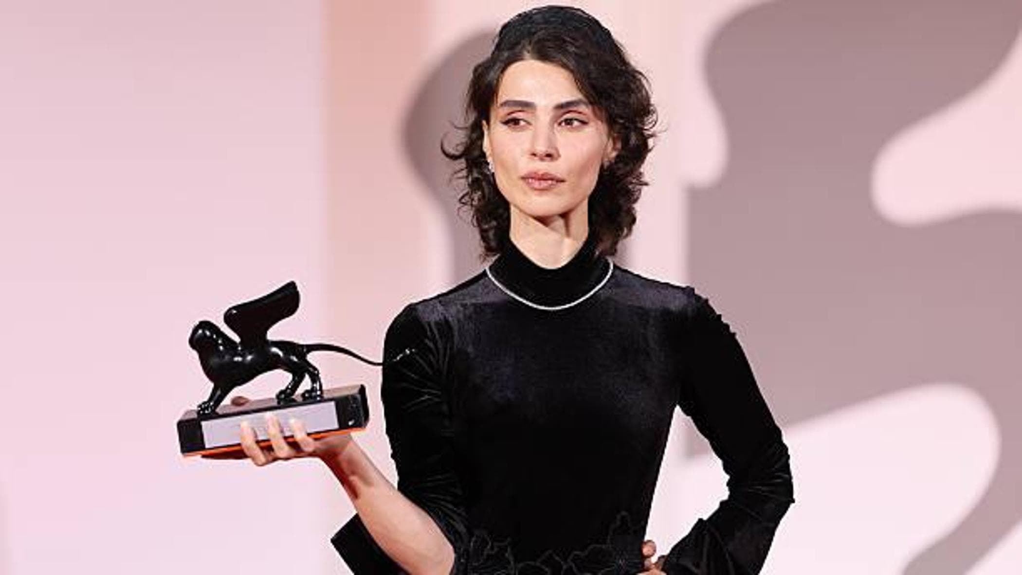 l8217attrice laleh marzban minacciata da teheran dopo il discorso al festival di venezia per le donne iraniane da Repubblica.it l8217attrice laleh marzban minacciata da teheran dopo il discorso al festival di venezia per le donne iraniane