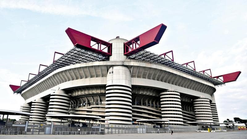 Un secolo di luci a San Siro, il teatro del pallone che è statocustode di sogni e imprese