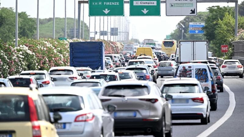 Bollo auto, il governo rassicura le Regioni. Dubbi dell’Ue sul taglio