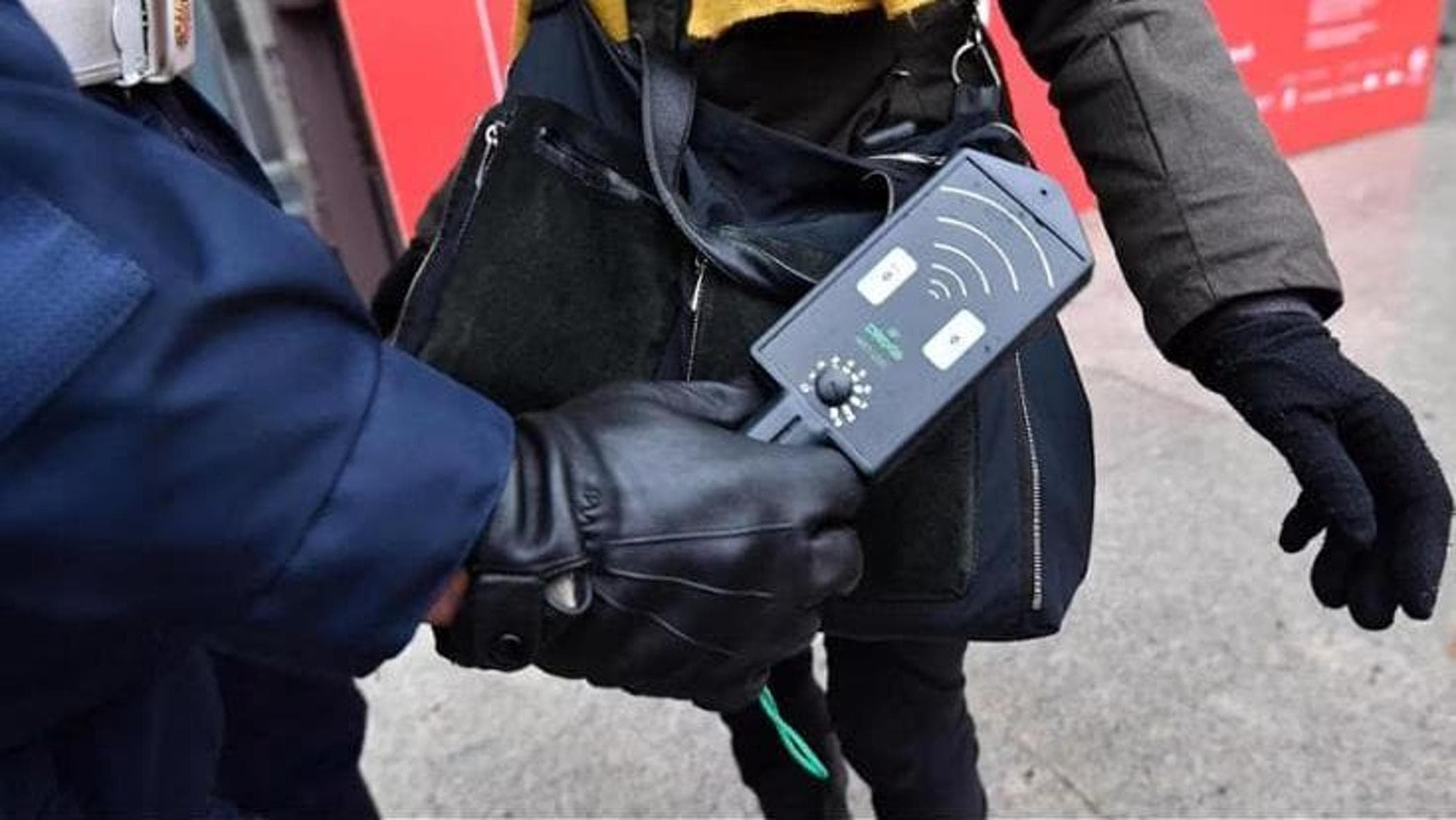 Niente metal detector nelle scuole. Ecco perché la circolare che li prevede non è mai stata attuata