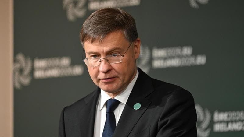 Bollo auto, Dombrovskis: “Su Pnrr c’è margine per gestire la liquidità”