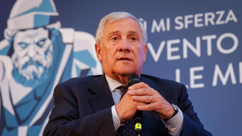“Sposate donne non appariscenti”, polemica sul discorso di Tajani