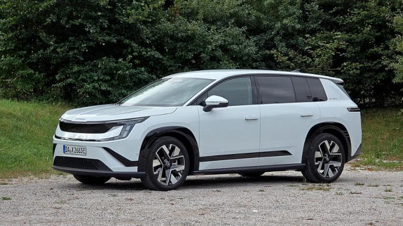 Škoda Peaq, il Suv elettrico a sette posti spicca per comfort ed efficienza: la prova dell’integrale