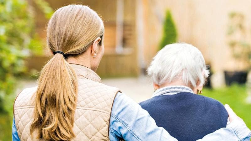 Legge 104, attenzione a domande e permessi: nuovi chiarimenti, cosa si rischia e cosa cambierà