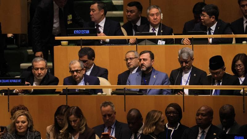 Usa-Iran, incontro a sorpresa: contatti per sbloccare Hormuz