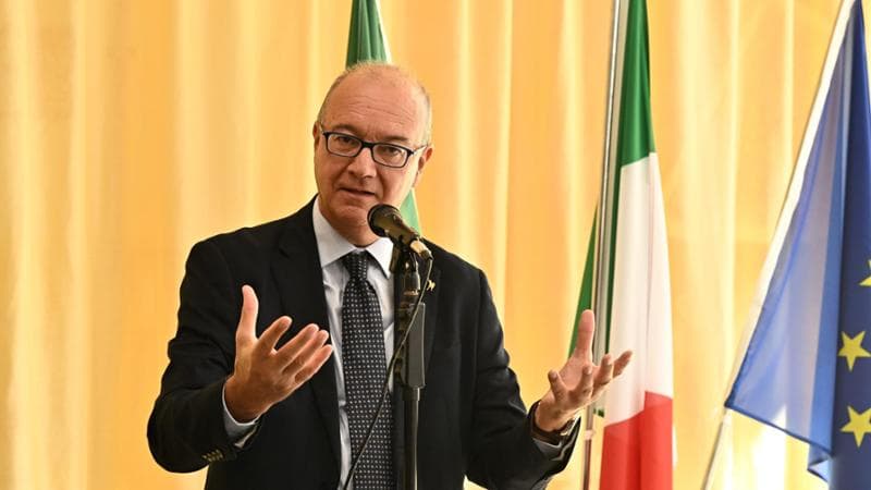 Valditara: “Norma sul tetto agli stranieri a scuola sarà decreto legge”