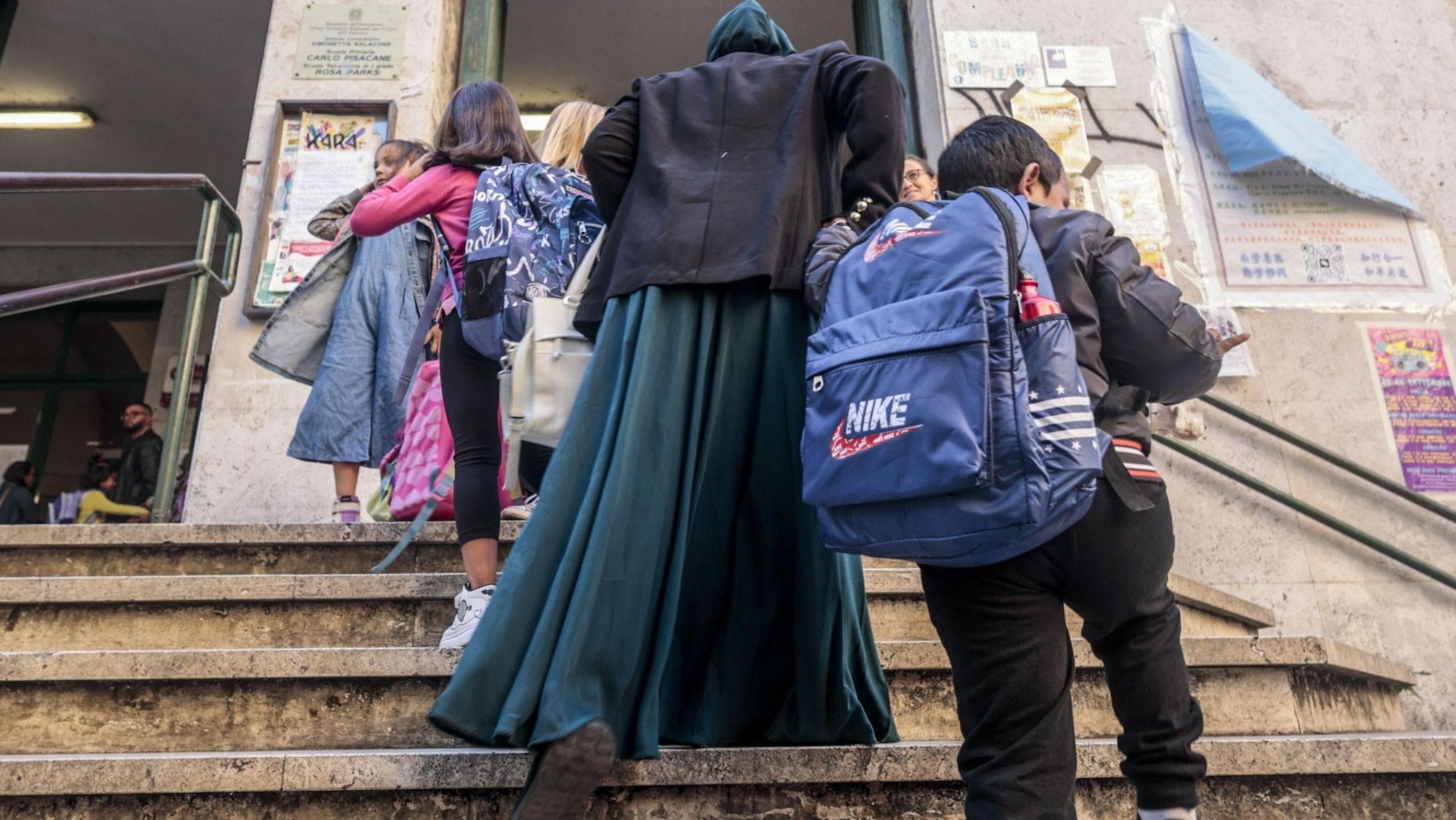 dispersione scolastica ecco il divario tra gli studenti stranieri e gli italiani da Repubblica.it dispersione scolastica ecco il divario tra gli studenti stranieri e gli italiani