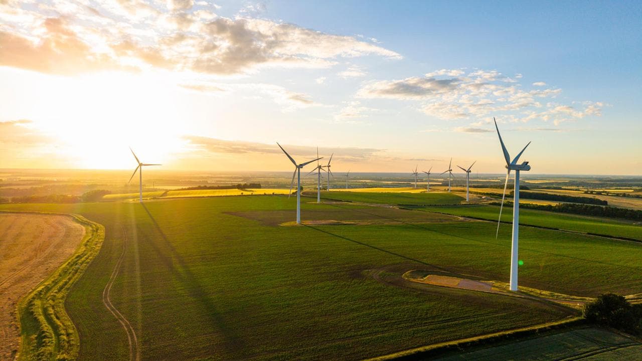Energia, finanza low-carbon a un passo dai combustibili fossili