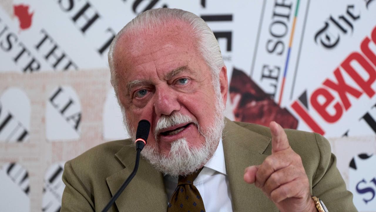 De Laurentiis e la cena con Cardinale: “Lo avrei preso e buttato fuori”. E punge Spalletti