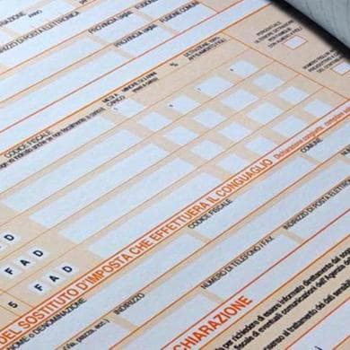 Irpef, pochi pagano per tutti: otto milioni versano il 65%. Leo: “Riduciamo le tasse al ceto medio”