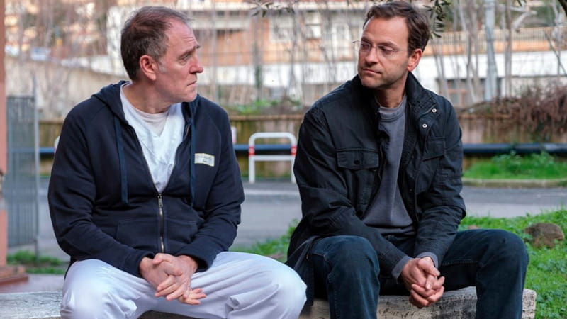 Da sinistra, Valerio Mastandrea e Alessandro Borghi in una scena del film di Gianni Amelio