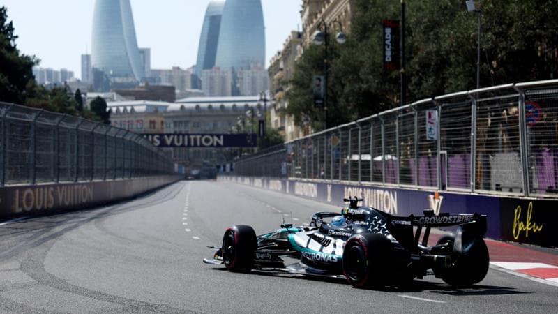 Libere Baku, Russell precede Antonelli. Verstappen 3°, poi le Ferrari | Perché si corre di sabato