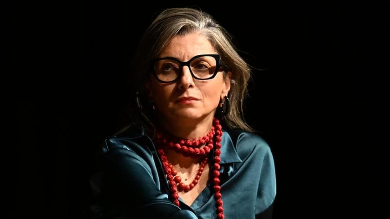 “Indossa capi di marchi vicini a Israele”, polemiche per la copertina di Francesca Albanese su Love