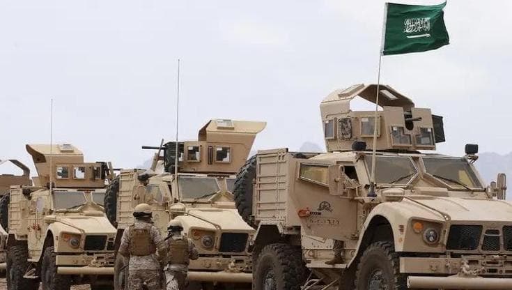 Truppe saudite con veicoli blindati a prova di mina
