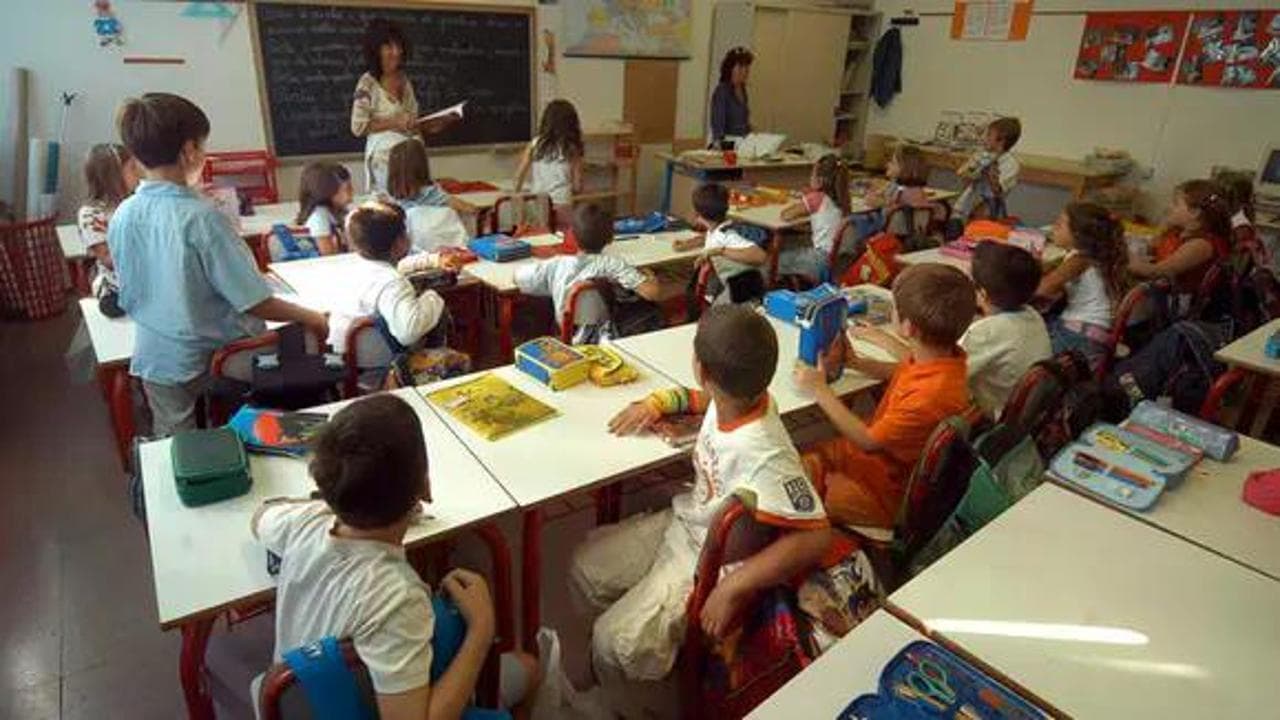 Scuola, ok al decreto: nella versione definitiva corsi d'italiano per i genitori stranieri, multe per chi non partecipa
