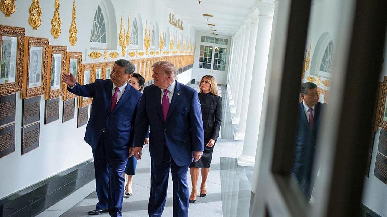 Trump riceve Xi in pompa magna. Il leader cinese: “Dobbiamo coesistere in pace, dallo scontro perdiamo entrambi”