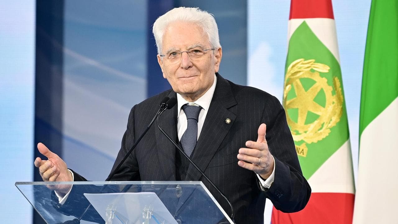 “Via i figli a chi rifiuta”. Nella bozza misure estreme, poi i consigli del Quirinale