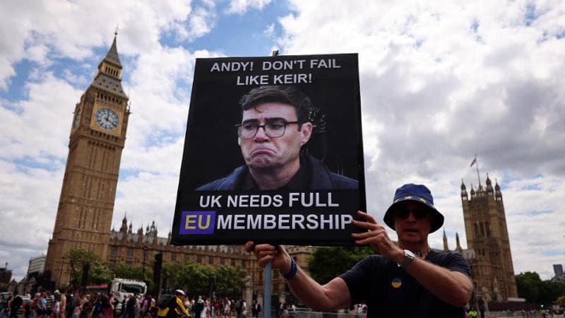 Brexit, i silenzi di Burnham scatenano i rumors: “Farà tornare il Regno Unito in Europa”