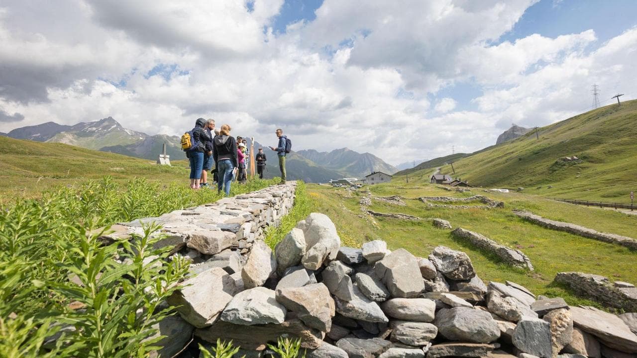 Valle d’Aosta. La Thuile tra natura e storia. Quattro itinerari per scoprirle. Anche in autunno